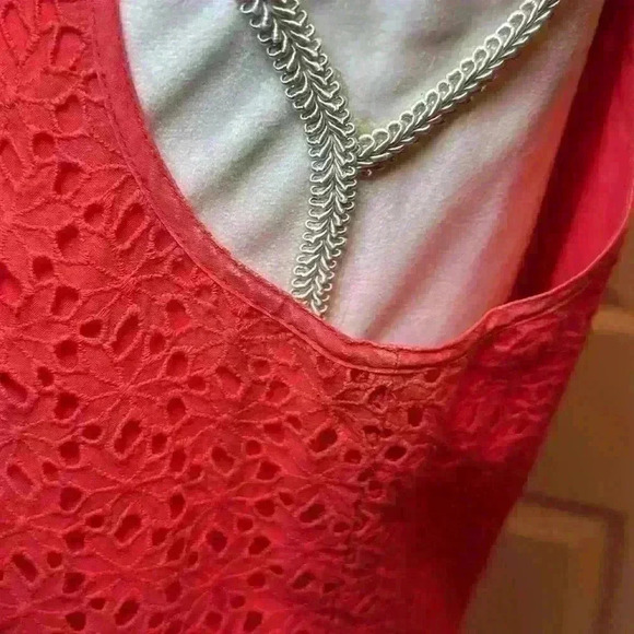 Ann Taylor Vintage Red Sleeveless Eyelete Tank Side Zip V-neck Women’s Size 10 - Picture 11 of 12